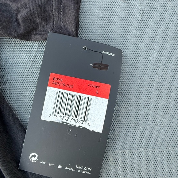 Nike boys Black Dri-FIT Short Sleeve Tee - Picture 3 of 4